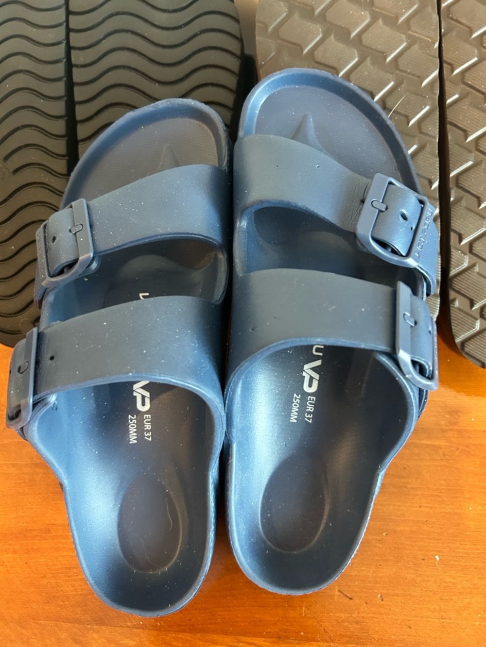Lot of 3 pairs two-strap sandals never worn Size 37 summer footwear NWOT - Picture 4 of 5